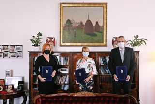 A Magyar Diplomáciai Akadémia az OTP Bankot is partnerei közt köszönti